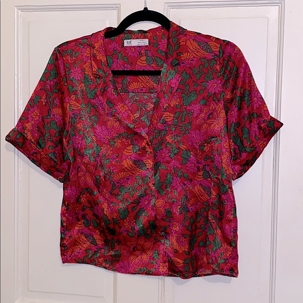 TRF Zara satin like red cropped button down